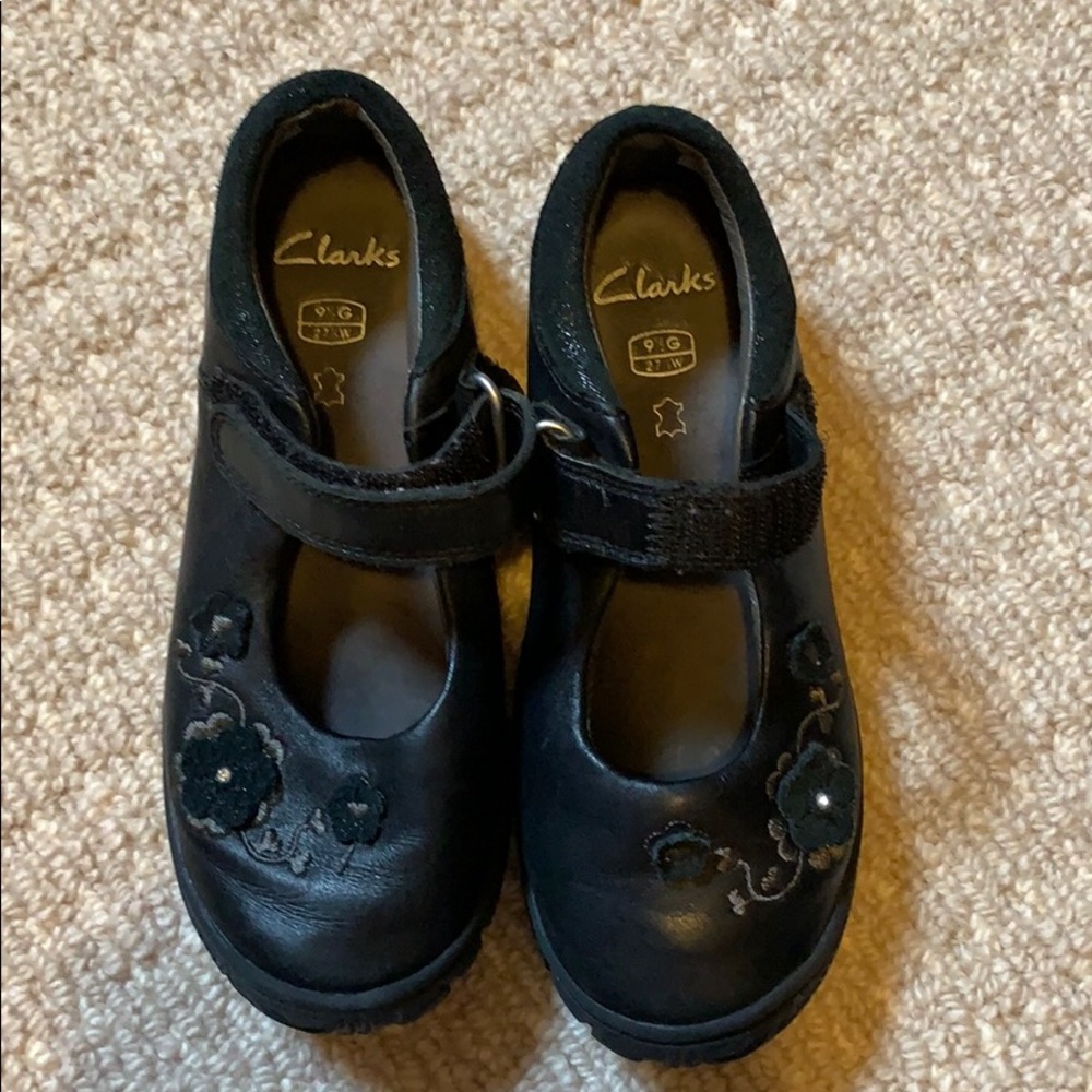 Girls Clark’s black dress shoes